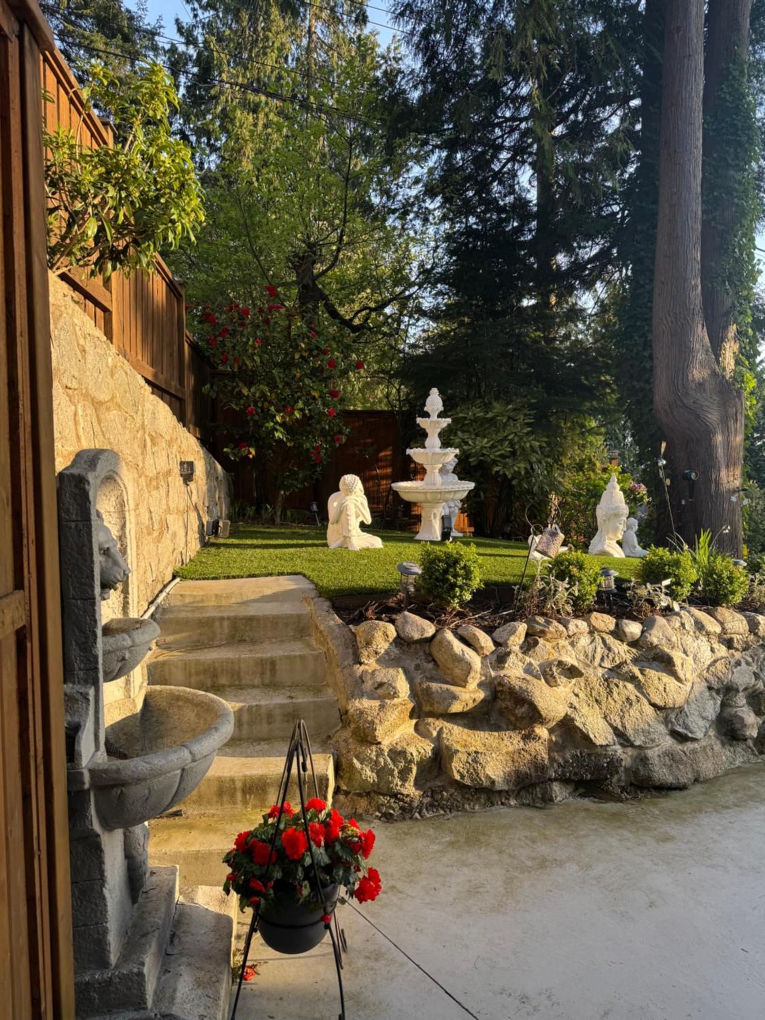 Beautiful Modern Suite North Vancouver Ngoại thất bức ảnh